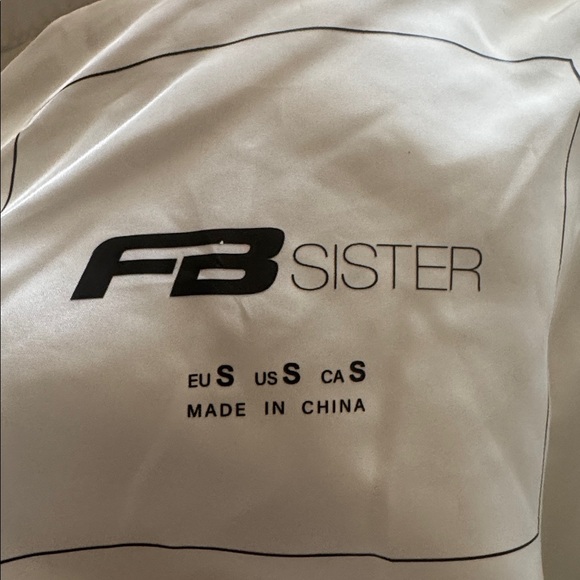 Cropped Cream Jacket - Picture 3 of 3